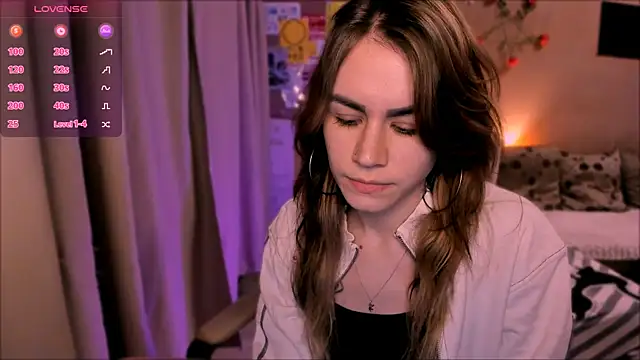 Snapshot of _selectrra chatting on 02/04/26, 07:31 selectrra online show from 02/04/26, 07:31