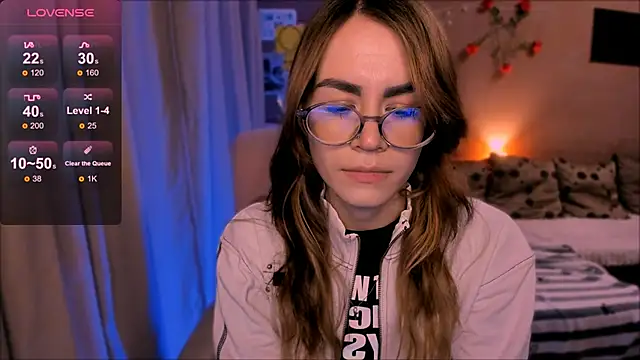 Snapshot of _selectrra chatting on 02/06/26, 08:23 selectrra online show from 02/06/26, 08:23