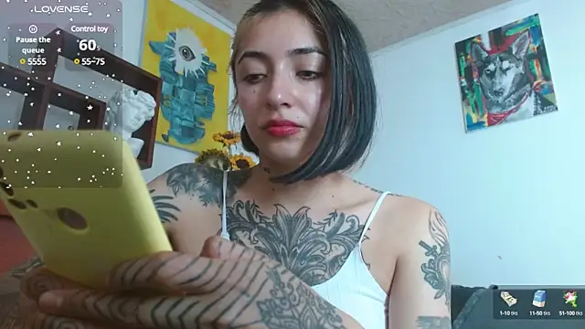 ZoeBakers  online show from 02/18/25, 05:42