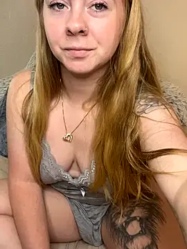 Snapshot of ccpremx chatting on 11/17/25, 07:30 ccpremx online show from 11/17/25, 07:30