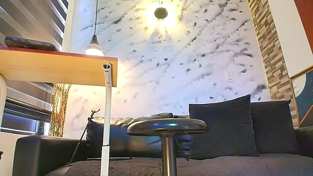 Sophie LittleS online show from 12/17/25, 01:06