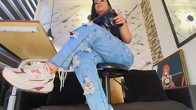 Snapshot of Sophie_LittleS chatting on 03/03/26, 01:17 Sophie LittleS online show from 03/03/26, 01:17