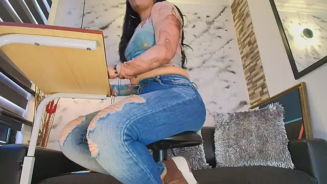 Sophie LittleS online show from 04/07/26, 12:05