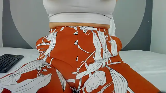 Snapshot of sarita_duque chatting on 12/02/25, 11:59 sarita duque online show from 12/02/25, 11:59