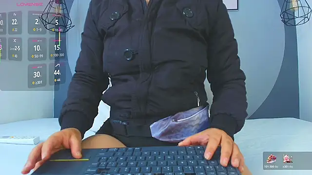 Snapshot of sarita_duque chatting on 04/10/26, 12:10 sarita duque online show from 04/10/26, 12:10