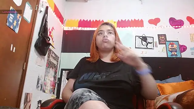 Snapshot of Saray_extrovert_ chatting on 07/09/26, 03:10 Saray extrovert online show from 07/09/26, 03:10