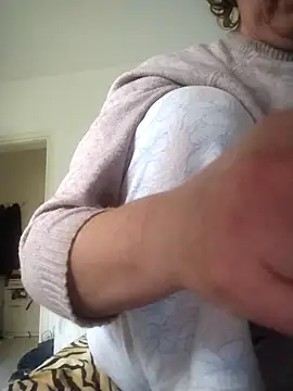 Snapshot of Impression222 chatting on 11/20/25, 02:28 Impression222 online show from 11/20/25, 02:28