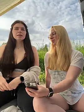 EllyNora online show from 05/21/26, 04:14