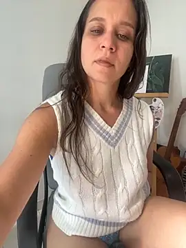 Snapshot of hotcookie28 chatting on 10/11/25, 06:39 hotcookie28 online show from 10/11/25, 06:39