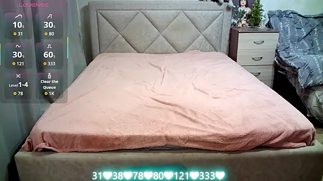 Snapshot of juliettkalen chatting on 12/01/25, 04:28 juliettkalen online show from 12/01/25, 04:28