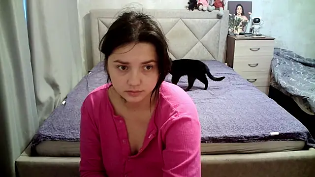 Snapshot of juliettkalen chatting on 07/03/26, 03:46 juliettkalen online show from 07/03/26, 03:46