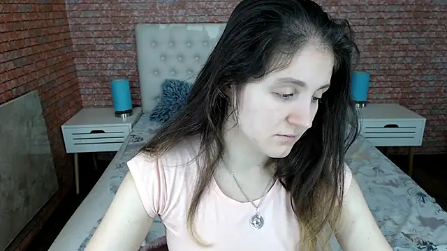 Holliy Cooper online show from 11/04/25, 08:24