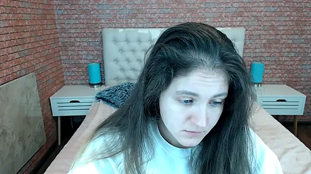 Holliy Cooper online show from 11/19/25, 07:08