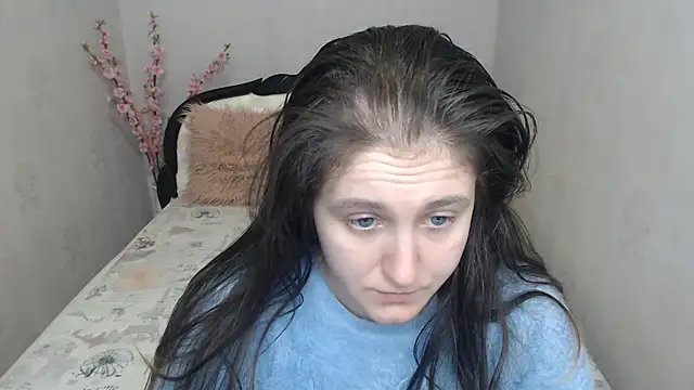 Holliy Cooper online show from 04/13/26, 06:41