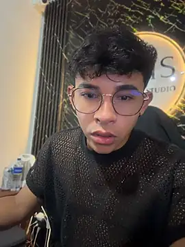 Snapshot of Austin_connor_ chatting on 06/18/26, 05:51 Austin connor online show from 06/18/26, 05:51