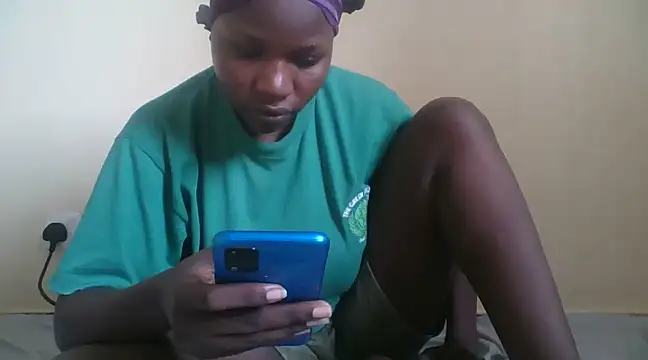 prettychic5 online show from 12/27/24, 10:01