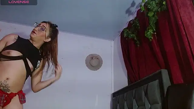 DULCE ZOE online show from 02/28/26, 03:51