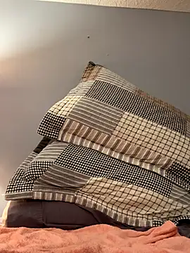 Snapshot of Dylanyes chatting on 09/18/25, 06:26 Dylanyes online show from 09/18/25, 06:26