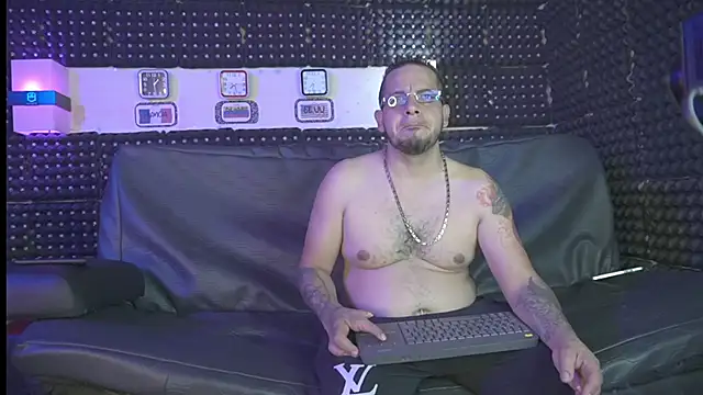 Snapshot of Dulce_yors chatting on 01/15/25, 12:30 Dulce yors online show from 01/15/25, 12:30