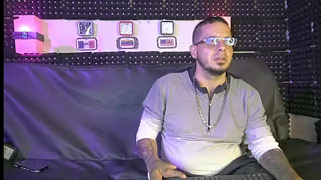 Snapshot of Dulce_yors chatting on 03/15/25, 11:06 Dulce yors online show from 03/15/25, 11:06