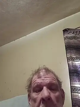 Snapshot of cmagic9 chatting on 11/06/25, 04:30 cmagic9 online show from 11/06/25, 04:30