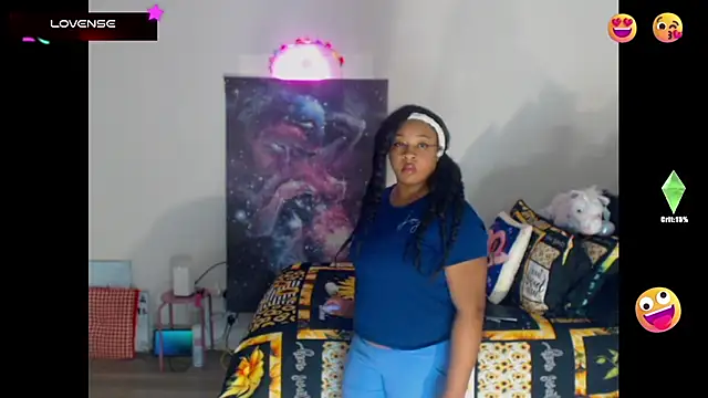 Snapshot of temptressbeauty24 chatting on 02/13/25, 11:37 temptressbeauty24 online show from 02/13/25, 11:37