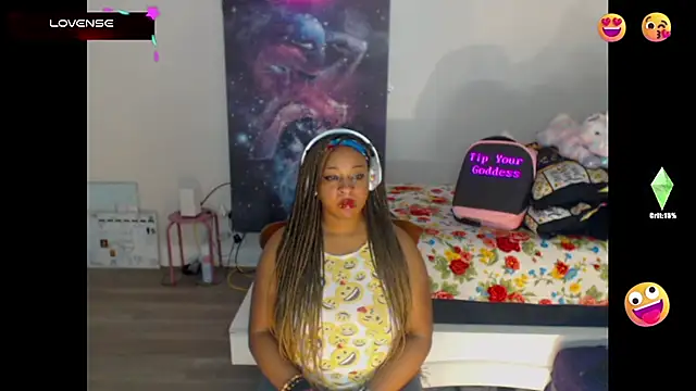 Snapshot of temptressbeauty24 chatting on 02/16/25, 05:26 temptressbeauty24 online show from 02/16/25, 05:26