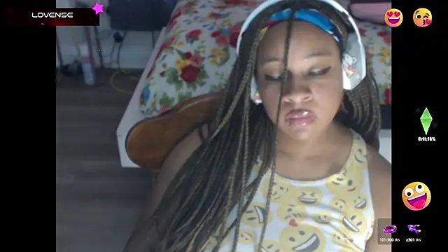 Snapshot of temptressbeauty24 chatting on 02/16/25, 08:33 temptressbeauty24 online show from 02/16/25, 08:33