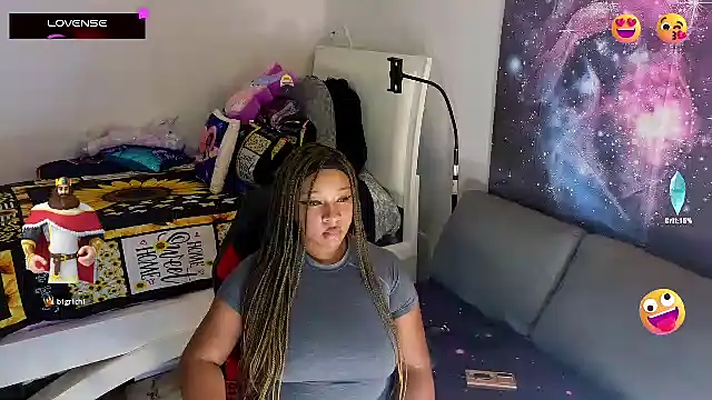 Snapshot of temptressbeauty24 chatting on 03/01/25, 01:11 temptressbeauty24 online show from 03/01/25, 01:11