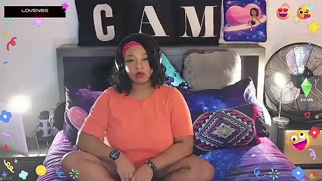 Snapshot of temptressbeauty24 chatting on 03/12/25, 02:30 temptressbeauty24 online show from 03/12/25, 02:30