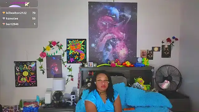 Snapshot of temptressbeauty24 chatting on 09/19/25, 02:57 temptressbeauty24 online show from 09/19/25, 02:57