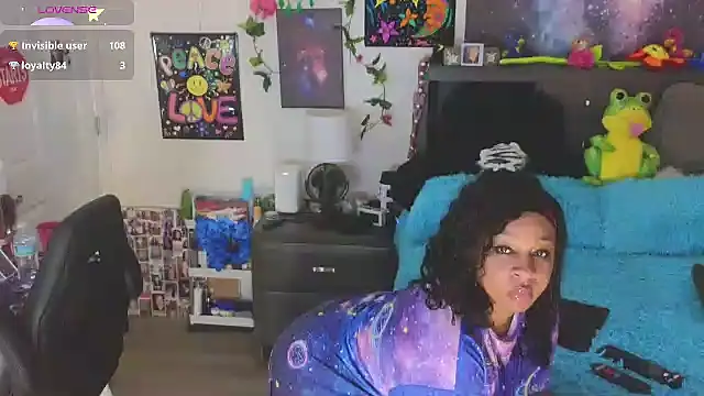 Snapshot of temptressbeauty24 chatting on 09/20/25, 03:29 temptressbeauty24 online show from 09/20/25, 03:29