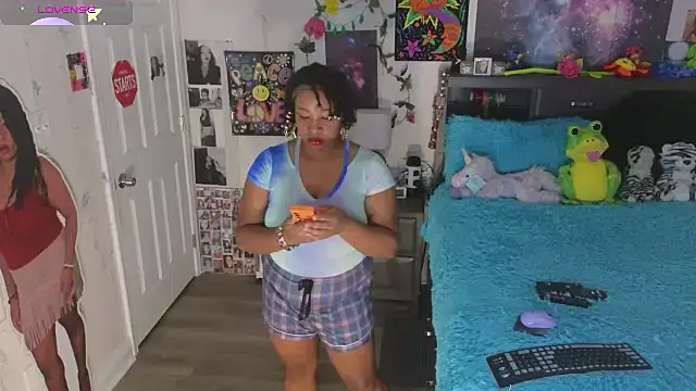 Snapshot of temptressbeauty24 chatting on 10/09/25, 03:15 temptressbeauty24 online show from 10/09/25, 03:15