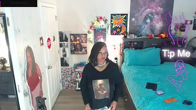 Snapshot of temptressbeauty24 chatting on 10/23/25, 02:00 temptressbeauty24 online show from 10/23/25, 02:00