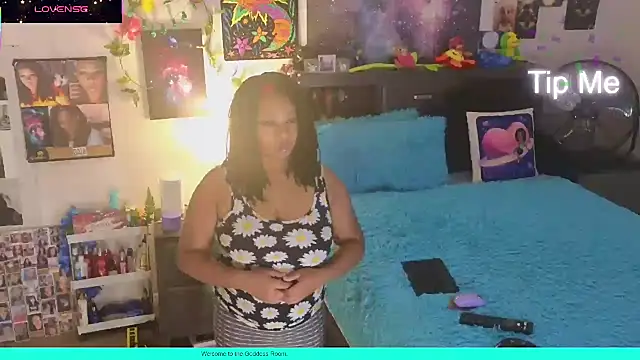 Snapshot of temptressbeauty24 chatting on 11/07/25, 03:50 temptressbeauty24 online show from 11/07/25, 03:50