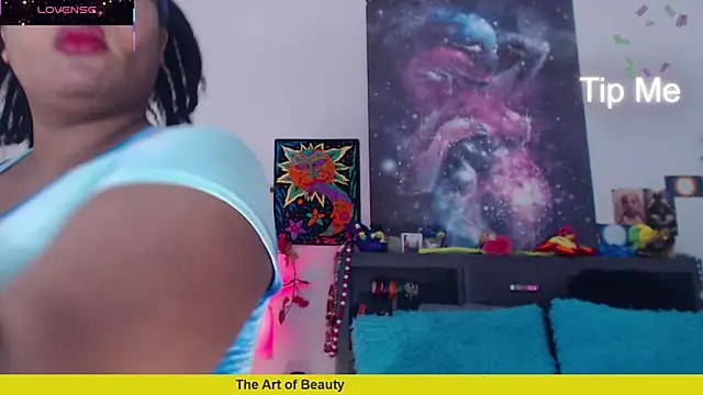 Snapshot of temptressbeauty24 chatting on 12/23/25, 12:30 temptressbeauty24 online show from 12/23/25, 12:30