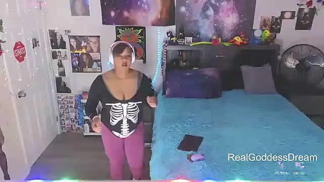 Snapshot of temptressbeauty24 chatting on 01/31/26, 09:02 temptressbeauty24 online show from 01/31/26, 09:02