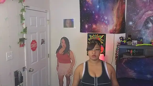 Snapshot of temptressbeauty24 chatting on 02/10/26, 12:59 temptressbeauty24 online show from 02/10/26, 12:59