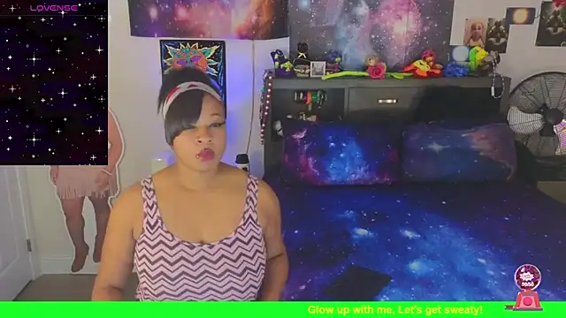 Snapshot of temptressbeauty24 chatting on 02/13/26, 01:45 temptressbeauty24 online show from 02/13/26, 01:45