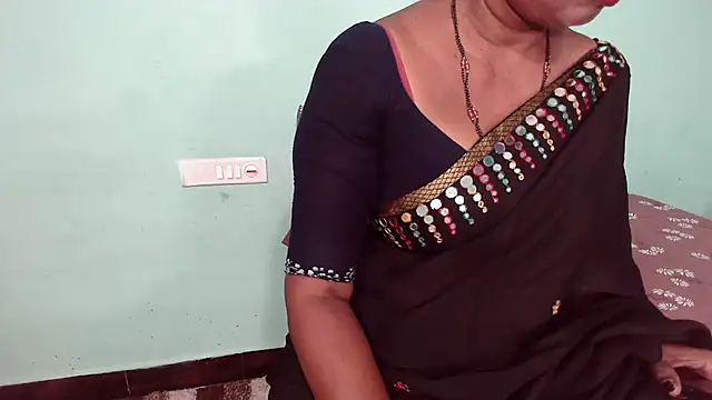 Snapshot of shrutitelugu69 chatting on 06/01/26, 04:31 shrutitelugu69 online show from 06/01/26, 04:31