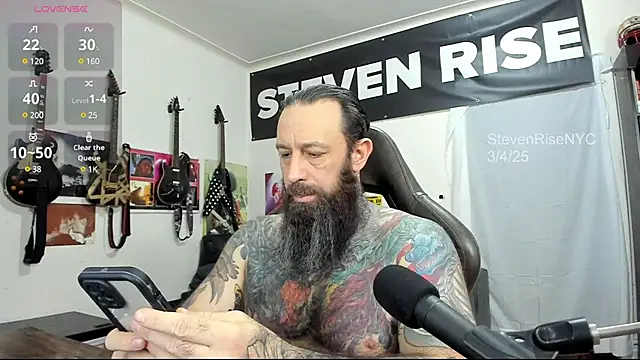 Snapshot of StevenRiseNYC chatting on 03/04/25, 01:59 StevenRiseNYC online show from 03/04/25, 01:59