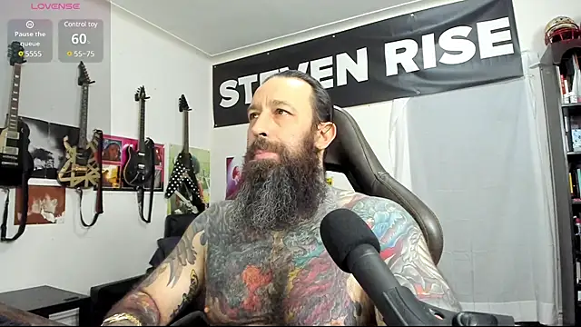 Snapshot of StevenRiseNYC chatting on 03/11/25, 04:10 StevenRiseNYC online show from 03/11/25, 04:10