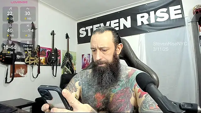 Snapshot of StevenRiseNYC chatting on 03/12/25, 02:20 StevenRiseNYC online show from 03/12/25, 02:20