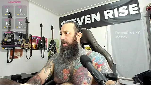 Snapshot of StevenRiseNYC chatting on 03/21/25, 02:18 StevenRiseNYC online show from 03/21/25, 02:18