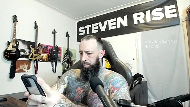 Snapshot of StevenRiseNYC chatting on 09/10/25, 04:56 StevenRiseNYC online show from 09/10/25, 04:56