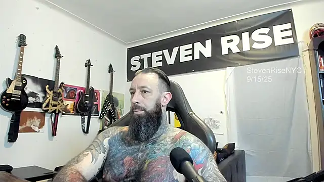 Snapshot of StevenRiseNYC chatting on 09/15/25, 12:38 StevenRiseNYC online show from 09/15/25, 12:38