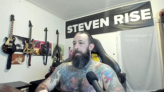 Snapshot of StevenRiseNYC chatting on 10/03/25, 10:51 StevenRiseNYC online show from 10/03/25, 10:51