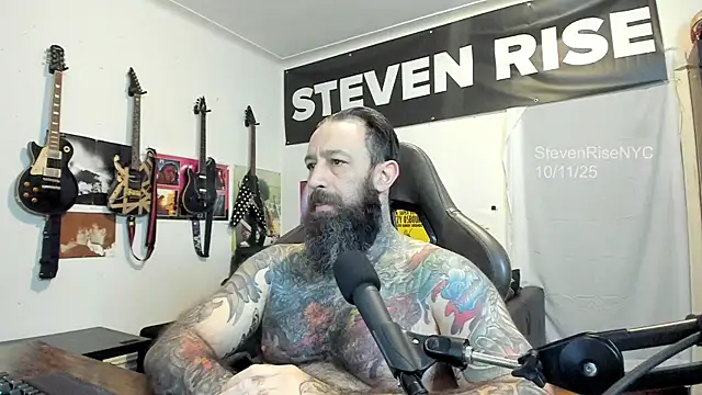 Snapshot of StevenRiseNYC chatting on 10/11/25, 12:04 StevenRiseNYC online show from 10/11/25, 12:04