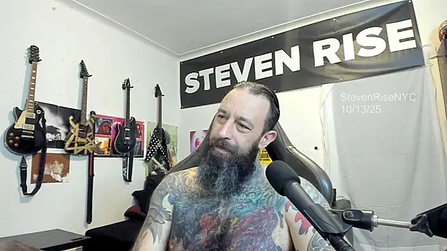 Snapshot of StevenRiseNYC chatting on 10/13/25, 12:27 StevenRiseNYC online show from 10/13/25, 12:27