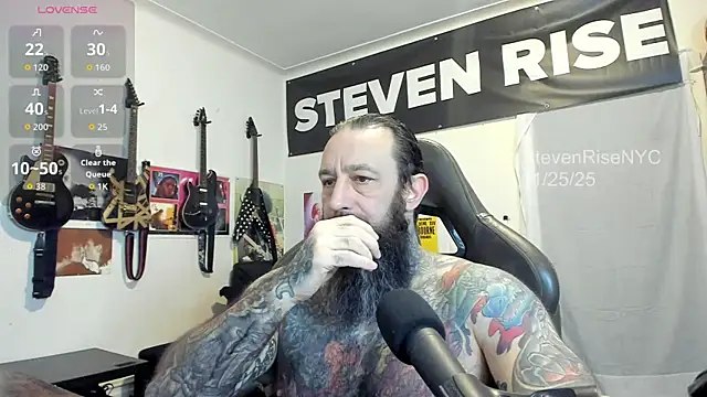 Snapshot of StevenRiseNYC chatting on 11/25/25, 12:27 StevenRiseNYC online show from 11/25/25, 12:27